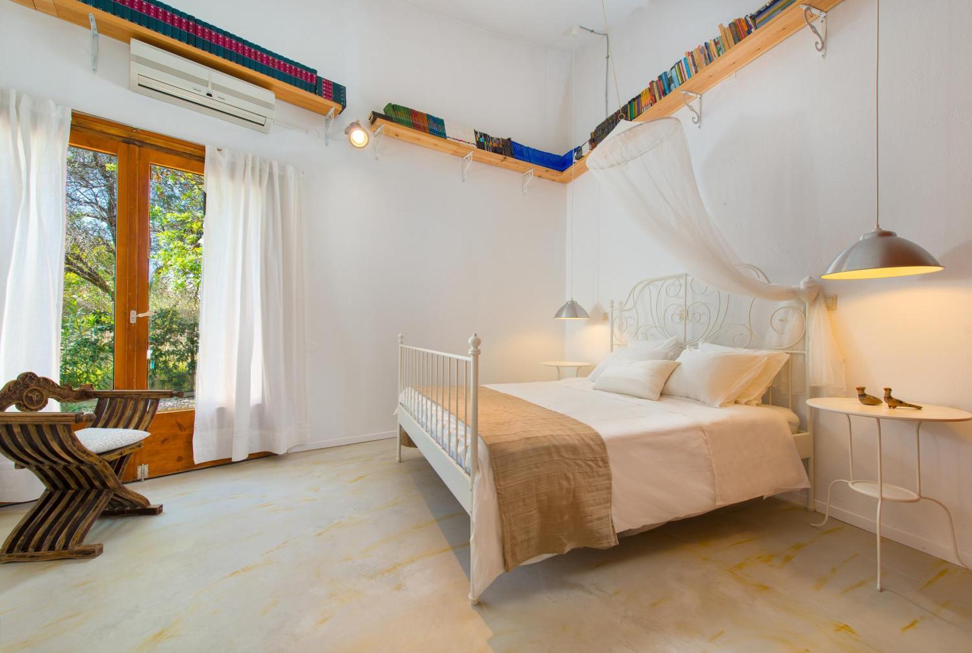 Ixia Villa
